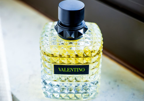 How to Reapply Travel Size Perfumes Throughout the Day